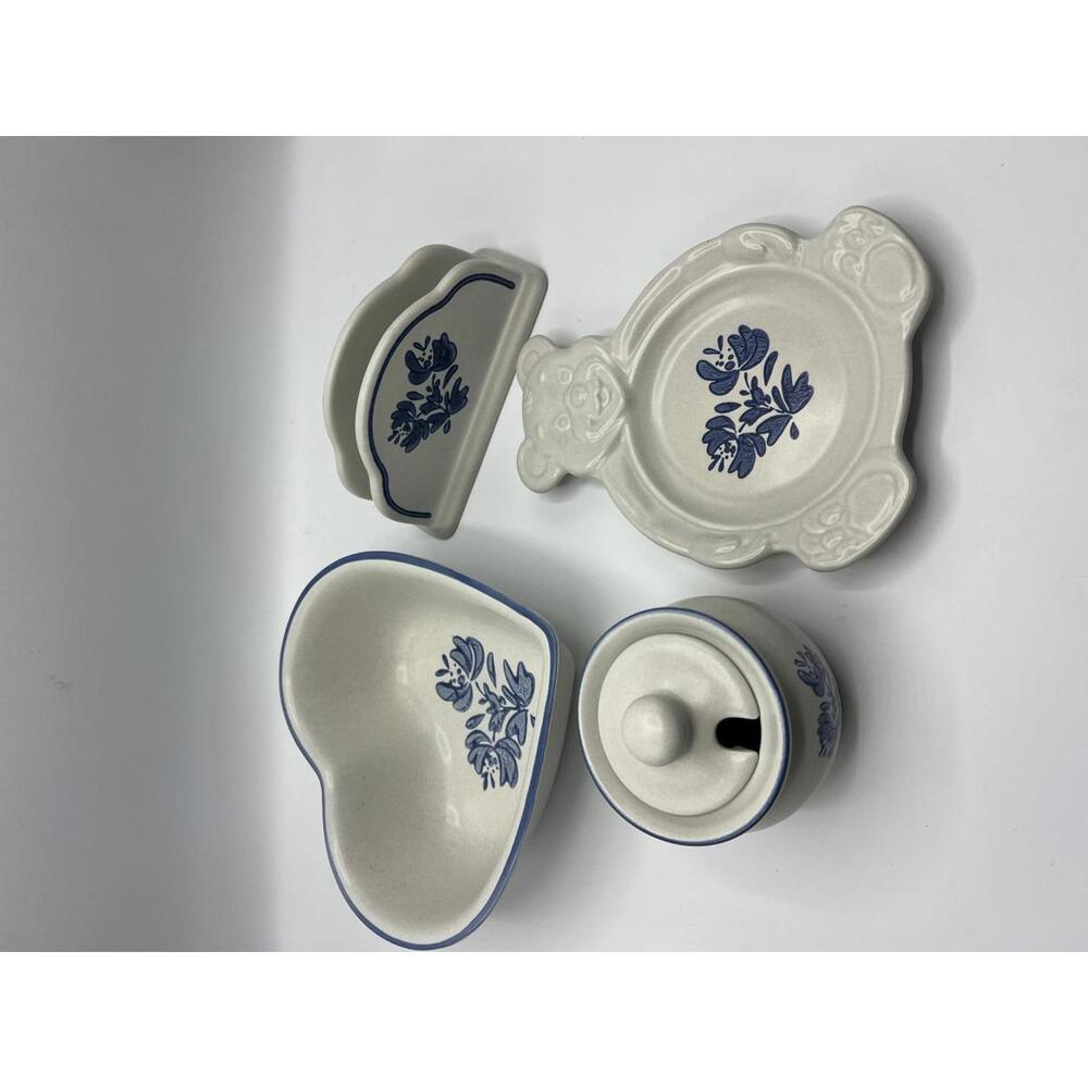 Pfaltzgraff Yorktowne Blue Flower Stoneware Set